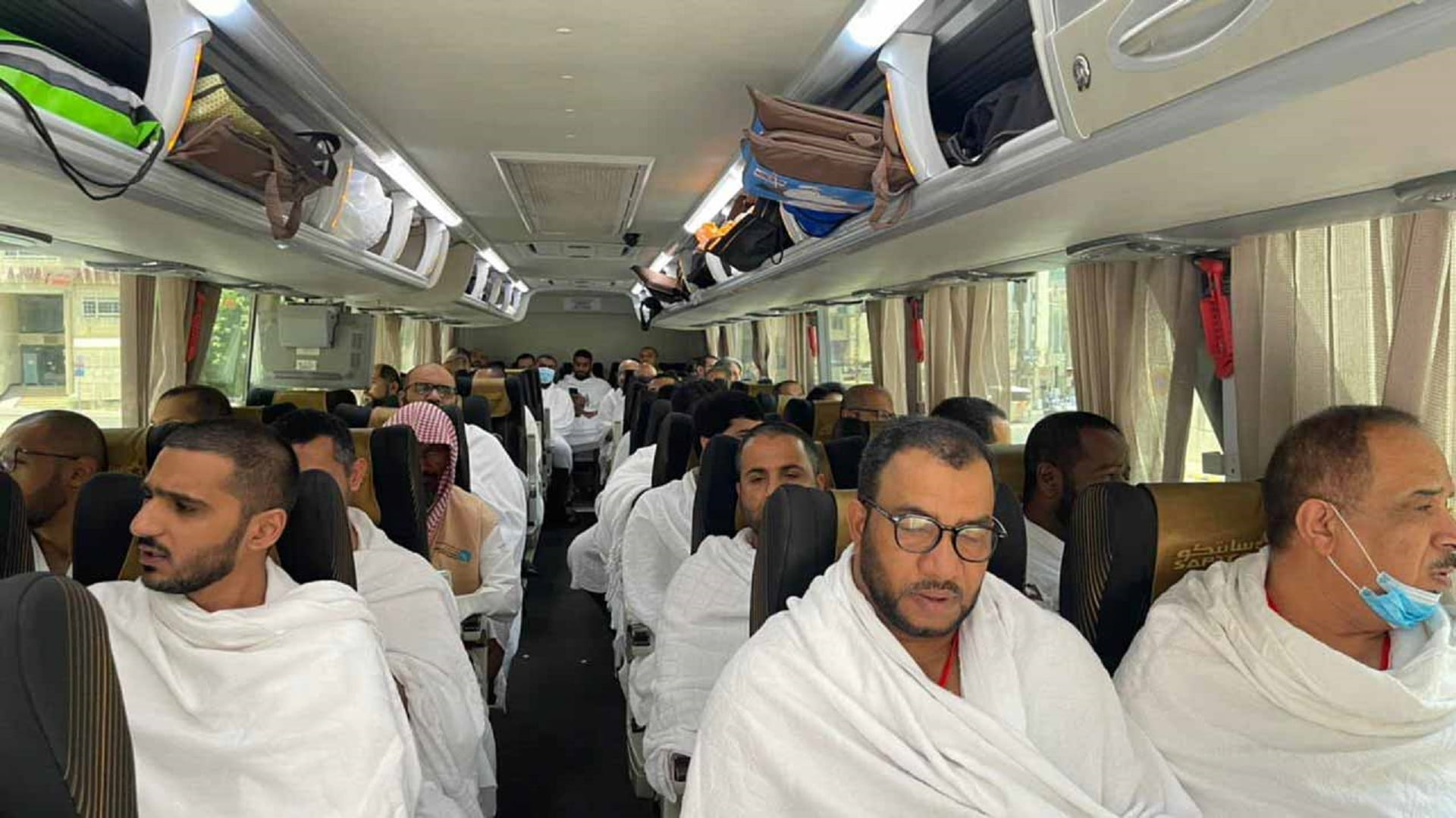 صورة بعنوان: حجاج دولة الإمارات يتوافدون إلى مشعر منى لقضاء يوم التروية 