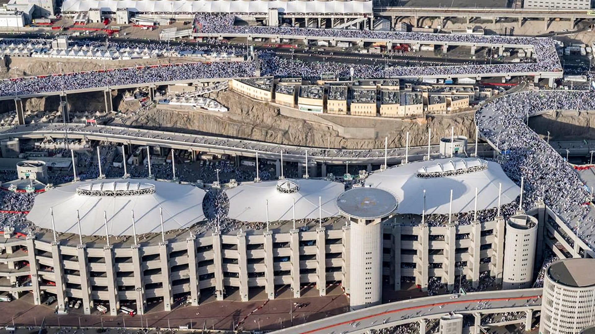 صورة بعنوان: "الصحة" السعودية تحذر الحجاج من الوقوف الطويل في صفوف الانتظار  