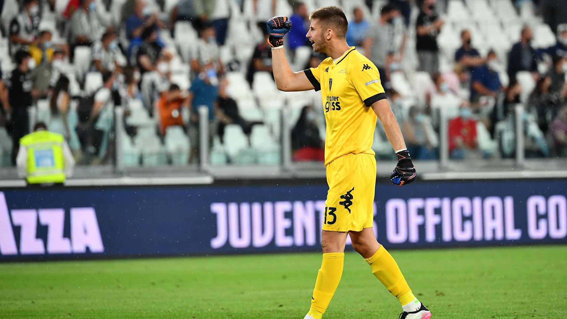 صورة بعنوان: نادي توتنهام يتعاقد مع الحارس الإيطالي جولييلمو فيكاريو 