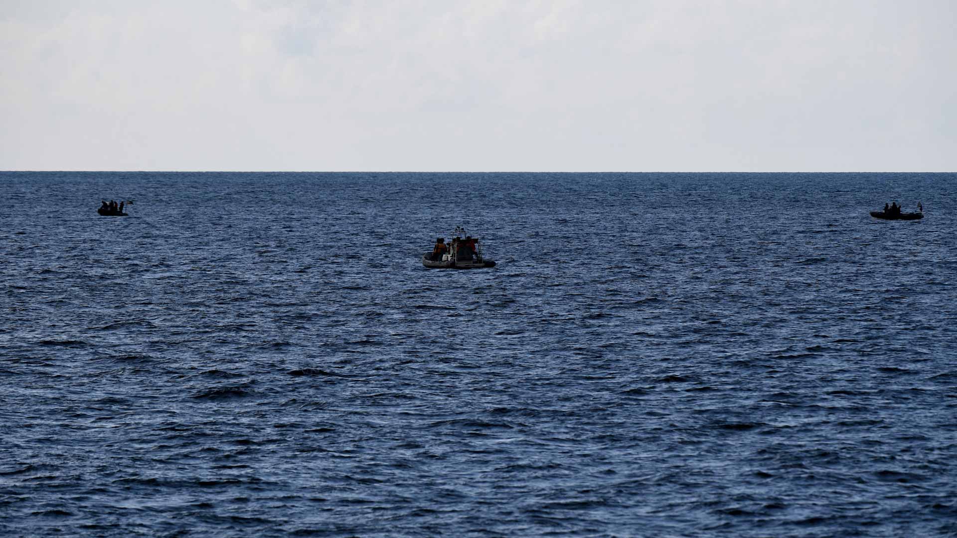 Image for the title: Philippines to end search for missing crew of sunken boat 