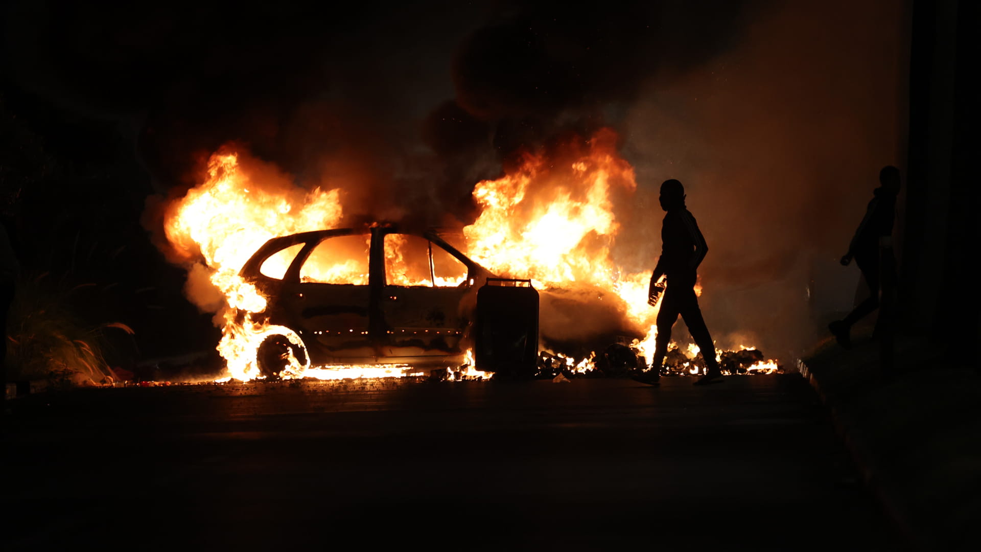 صورة بعنوان: توقيف 994 شخصاً جراء أعمال الشغب في فرنسا 