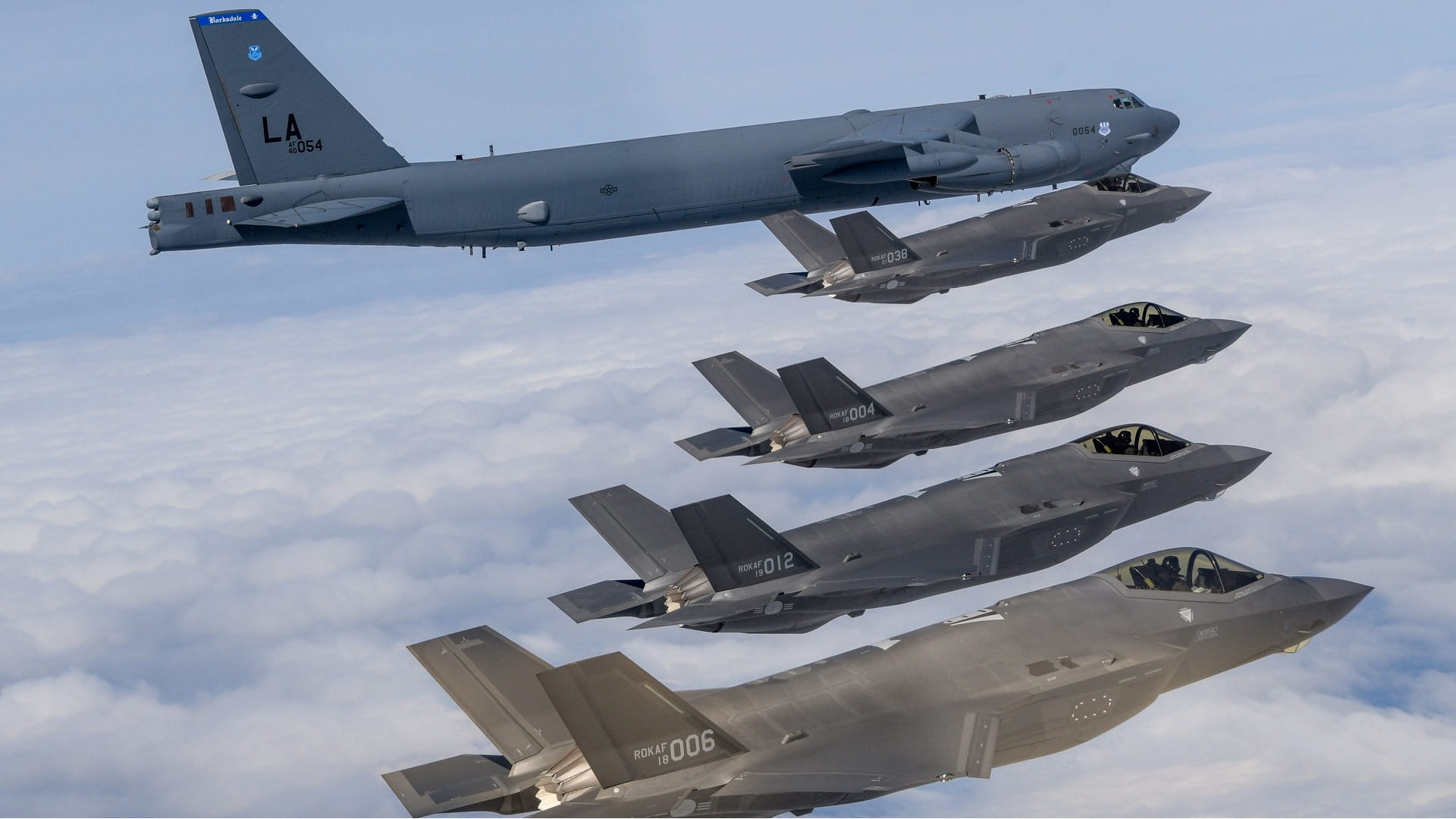 Image for the title: US B-52 bomber joins drills with S.k. amid North Korea tension 