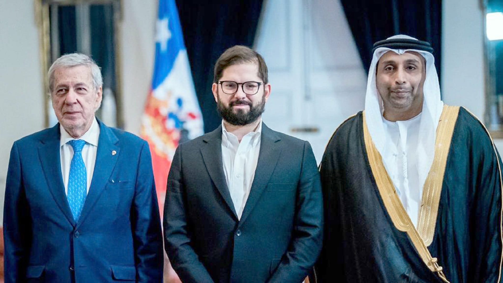 Image for the title: UAE Ambassador presents credentials to President of Chile 