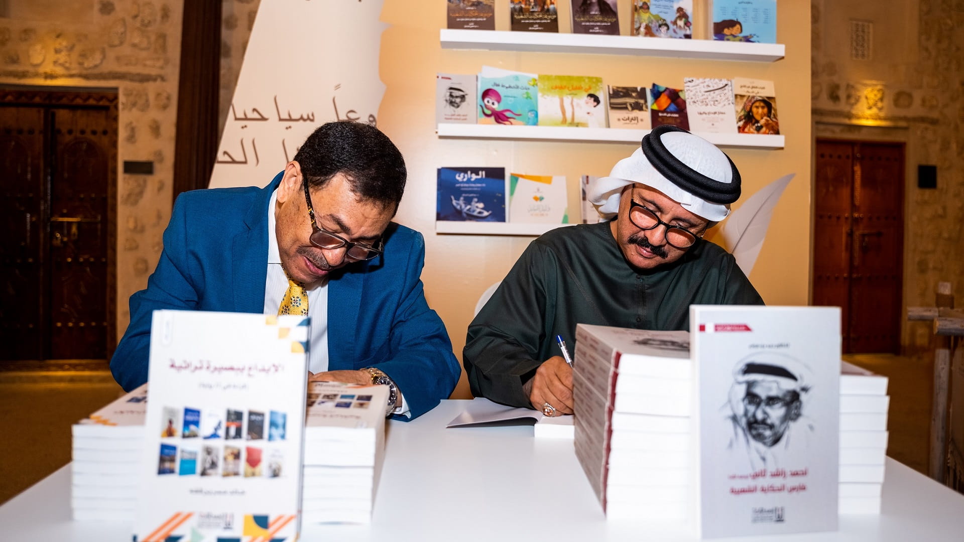 صورة بعنوان: ضمن أيام الشارقة التراثية.. المقهى الثقافي يناقش "تجارب الإبداع" 