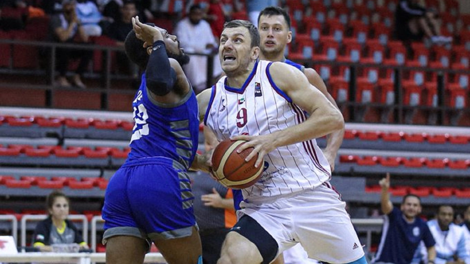 صورة بعنوان: الشارقة يتعثر أمام النصر في نصف نهائي دوري رجال السلة 