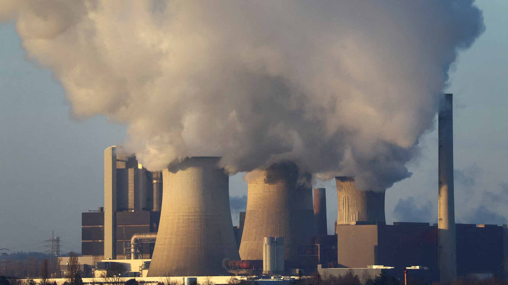 صورة بعنوان: في تقرير: انبعاث الكربون المرتبط بالطاقة وصل لارتفاع قياسي في 2022 