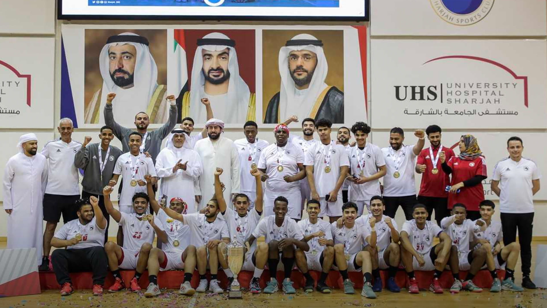 صورة بعنوان: نادي الشارقة يتوج بطلاً لدوري الناشئين لكرة اليد 