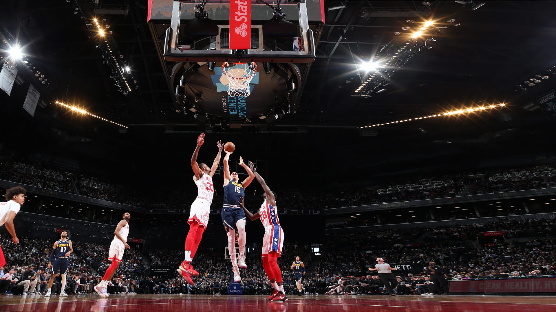 صورة بعنوان: النجم يوكيتش يقود ناجتس للفوز على بروكلين في السلة الأميركية 