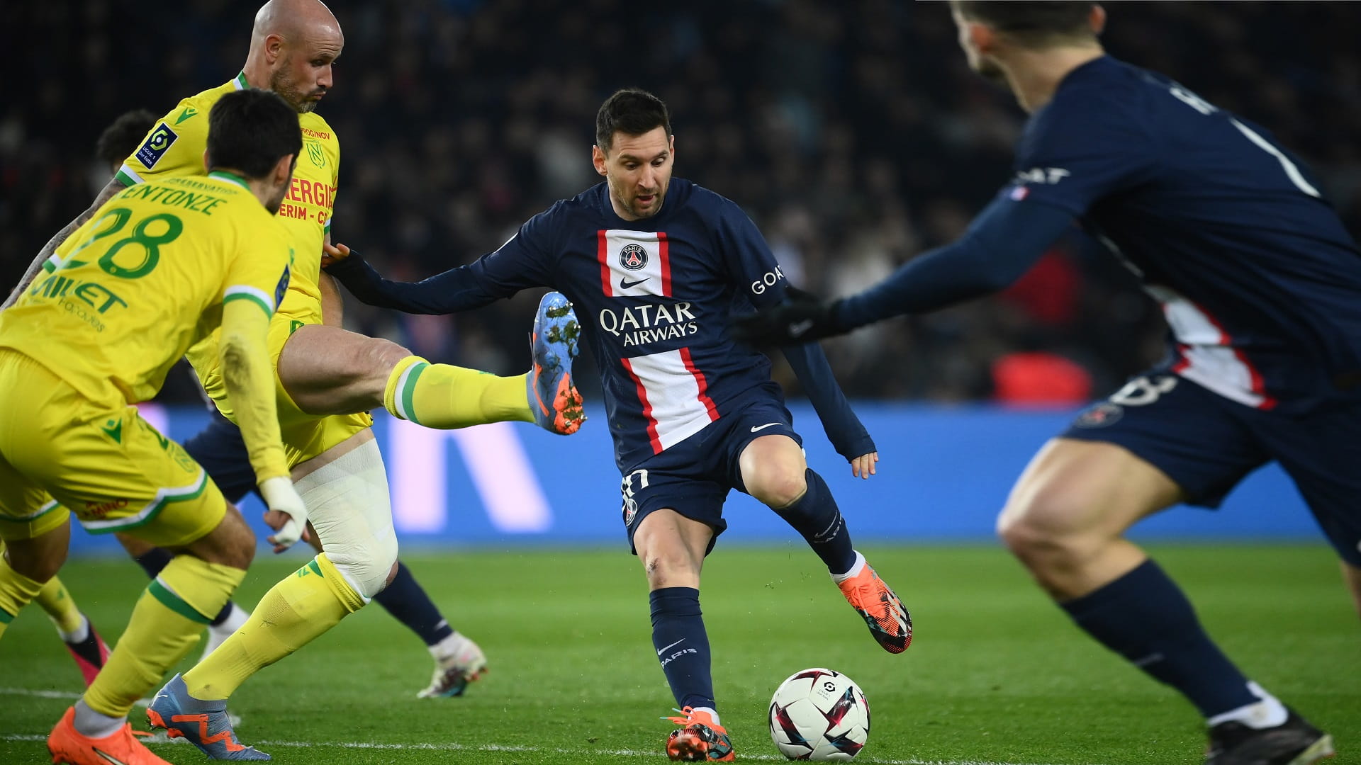 صورة بعنوان: باريس سان جيرمان يعزز صدارته للدوري الفرنسي 