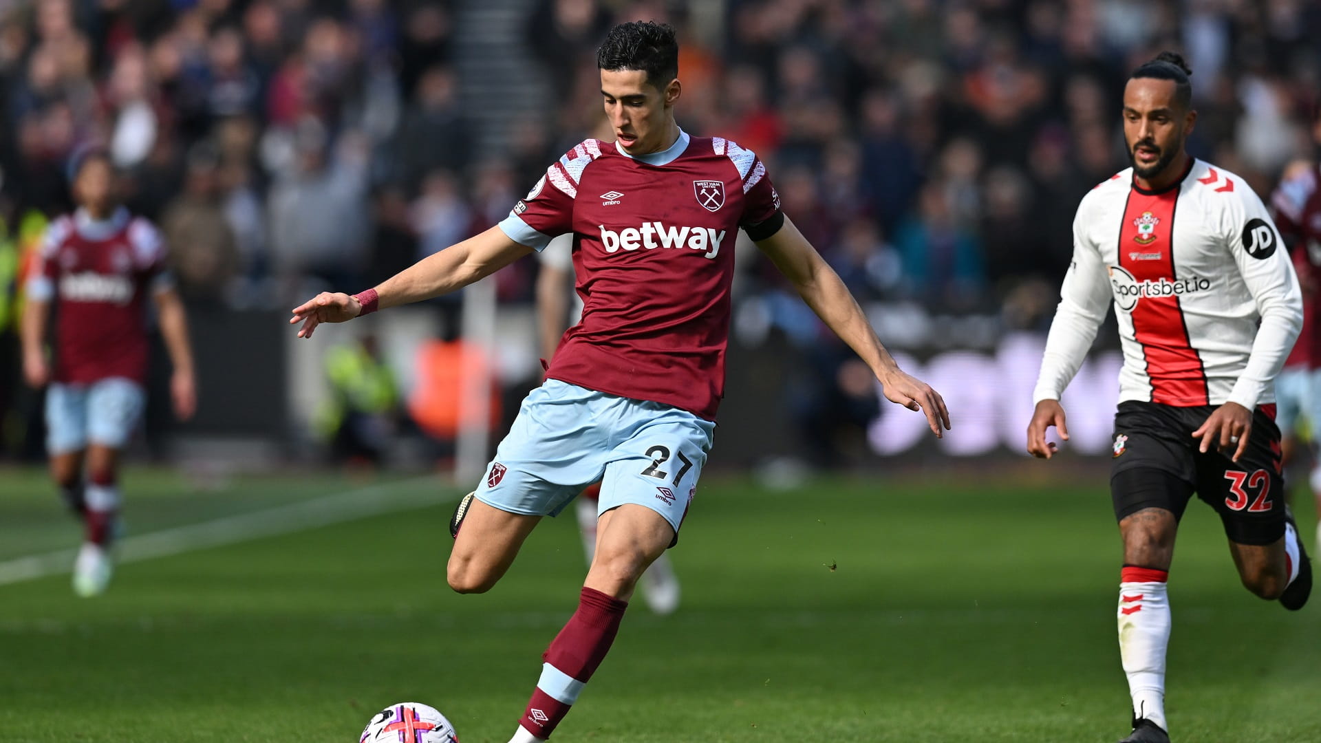 صورة بعنوان: وست هام يُعمق جراح ساوثهامبتون في الدوري الإنجليزي 