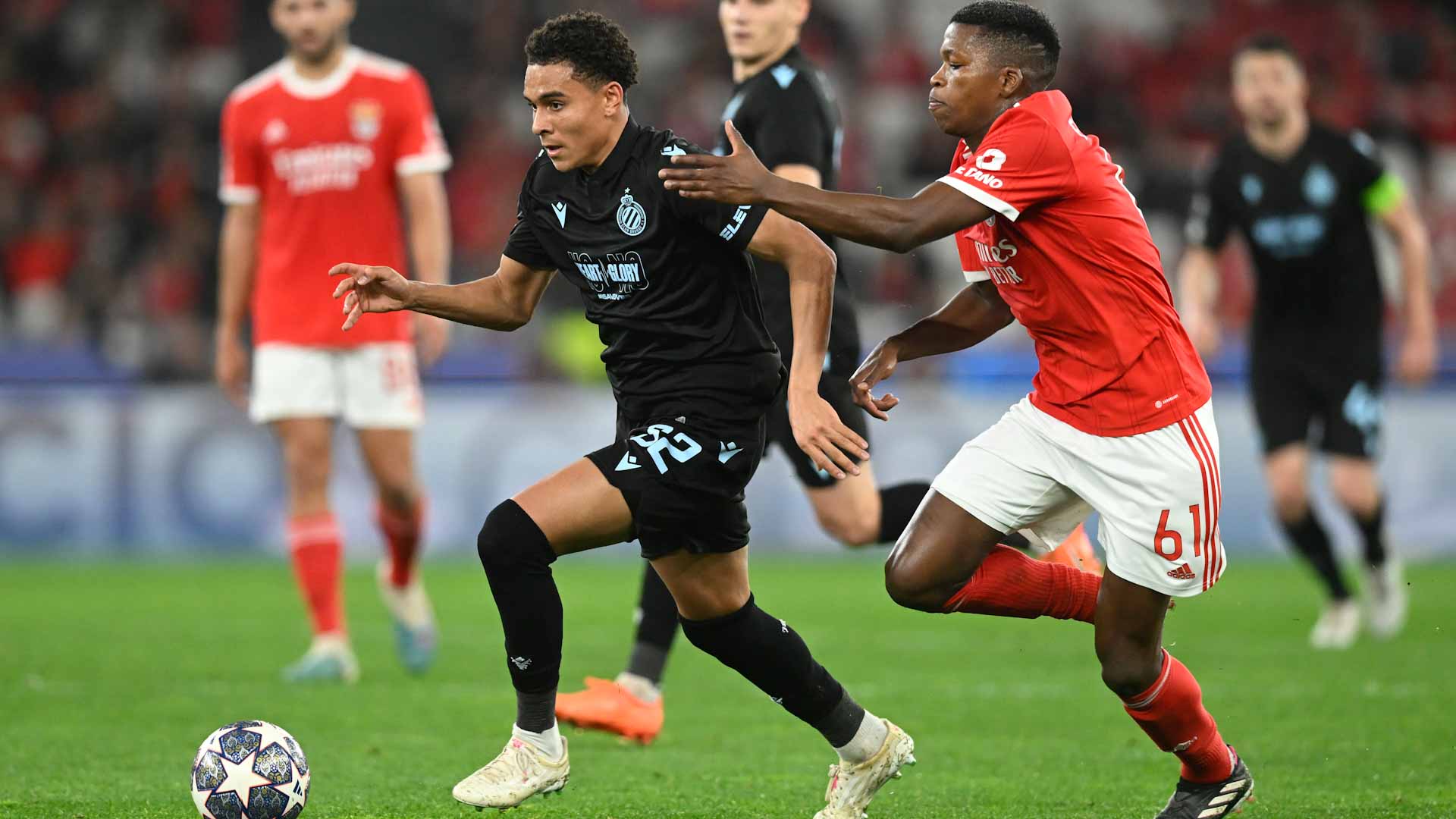 صورة بعنوان: بنفيكا يتأهل لربع نهائي دوري أبطال أوروبا 