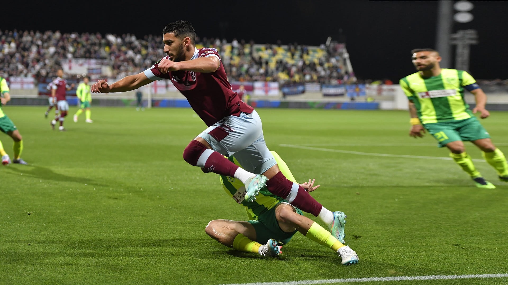 صورة بعنوان: وستهام الإنجليزي يقترب من ربع نهائي دوري المؤتمر الأوروبي 