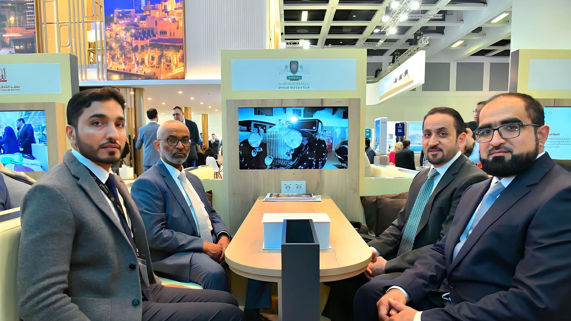 صورة بعنوان: نادي الشارقة للسيارات القديمة يروج لخدماته في بورصة برلين للسياحة 