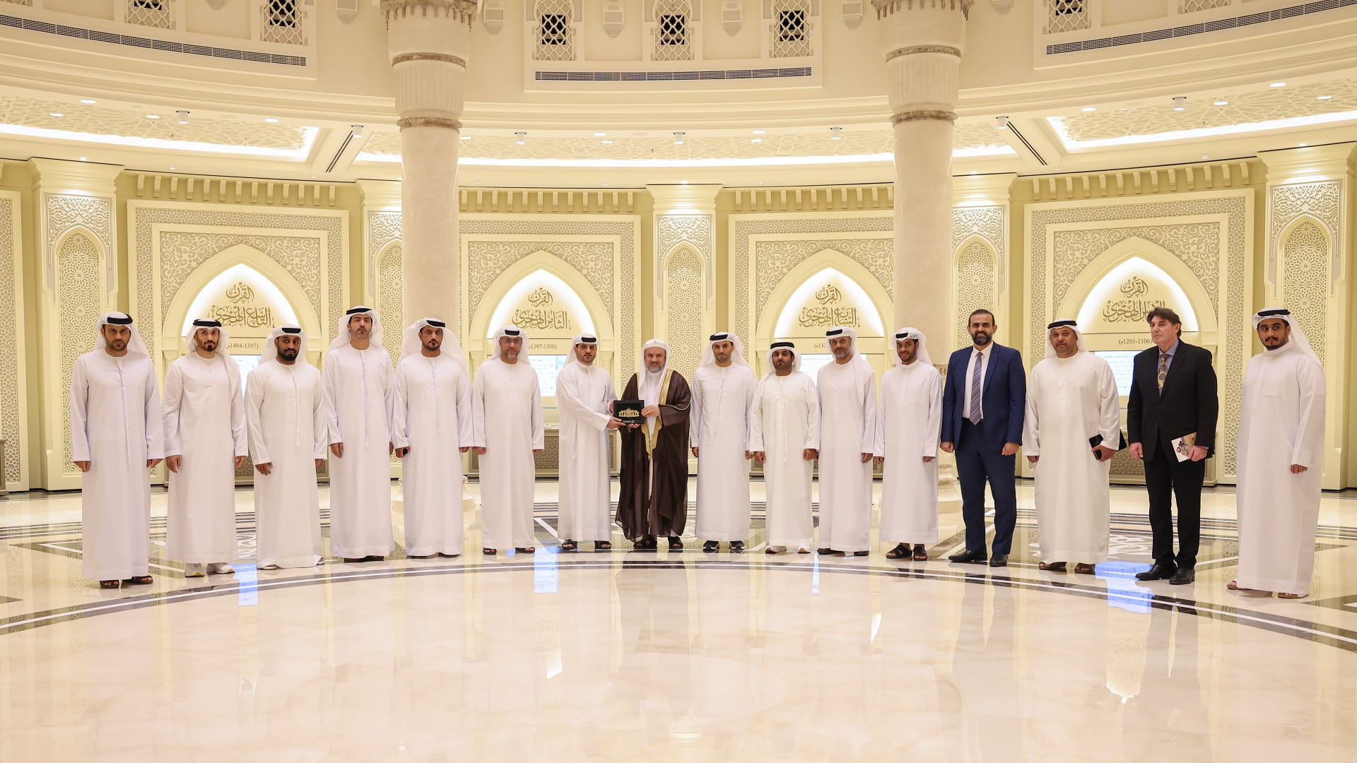 صورة بعنوان: شرطة الشارقة: مجمع القرآن يكرس الإمارة وجهة عالمية للعلم والثقافة 