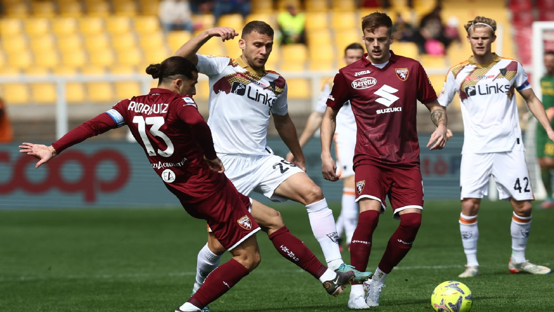 صورة بعنوان: تورينو يتخطى ليتشي في الدوري الإيطالي لكرة القدم 