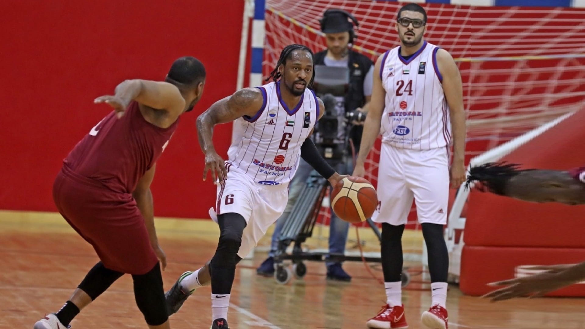 صورة بعنوان: الشارقة يتأهل لنصف نهائي دوري رجال السلة 