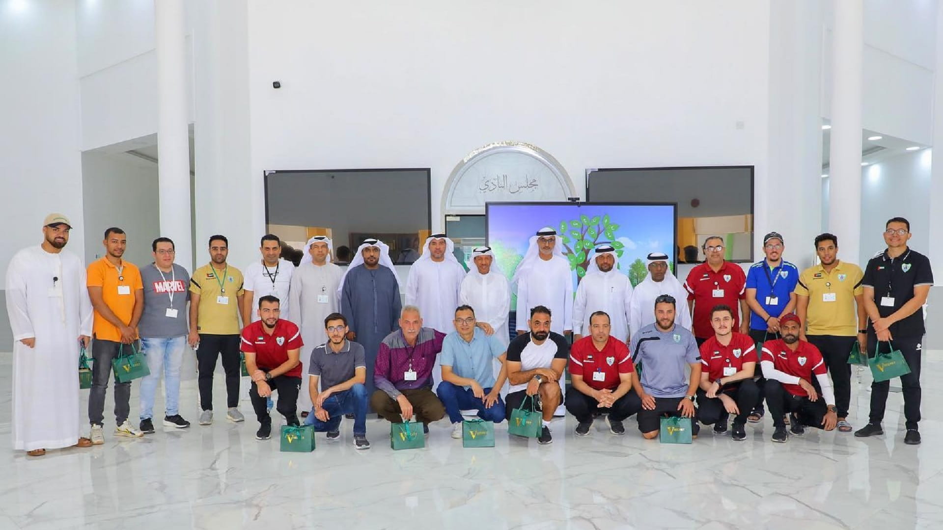 صورة بعنوان: تعزيزاً لثقافة كوادره.. نادي دبا الحصن يشارك بفعاليات "القراءة" 