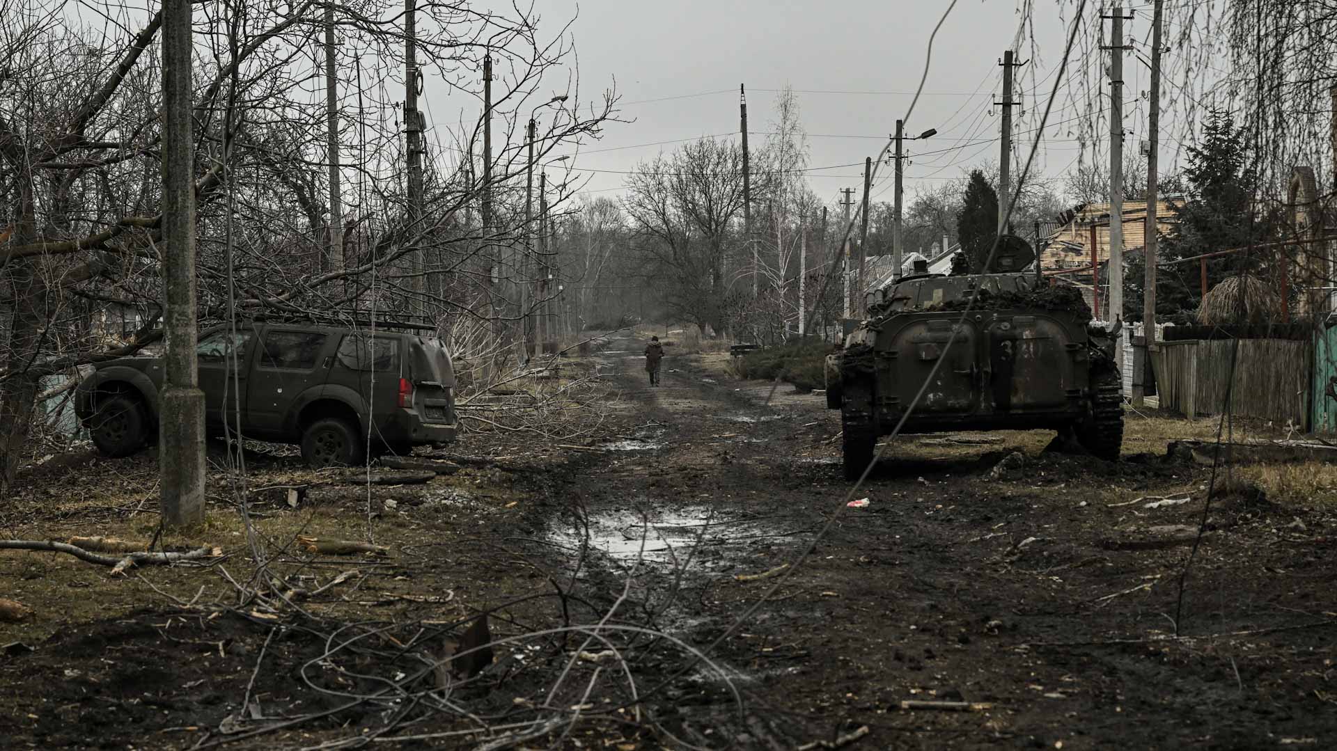 Image for the title: Ukraine confirms identity of executed soldier 