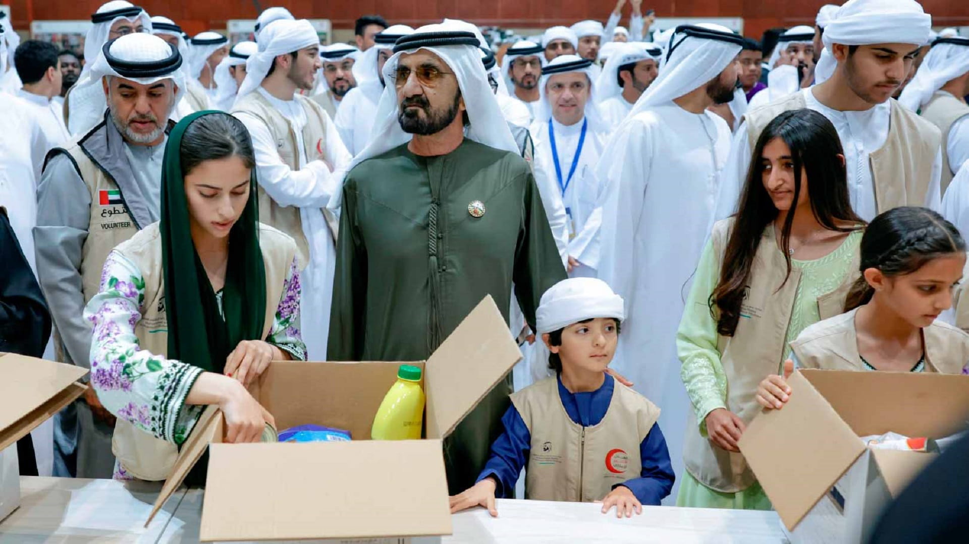 صورة بعنوان: حاكم دبي: "جسور الخير" ترسخ المحبة وترتقي بالأخوة لمستويات نبيلة 