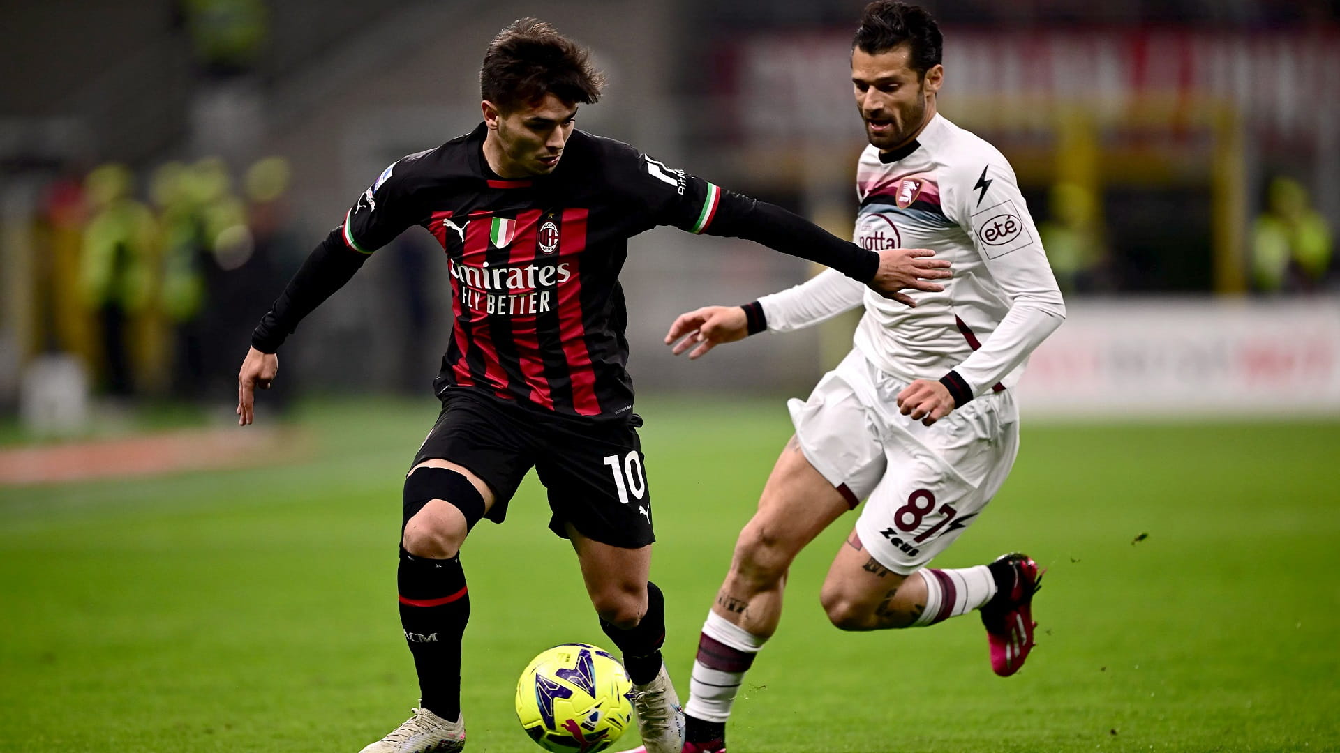 صورة بعنوان: ساليرنيتانا يخطف التعادل الإيجابي من ميلان بالدوري الإيطالي 