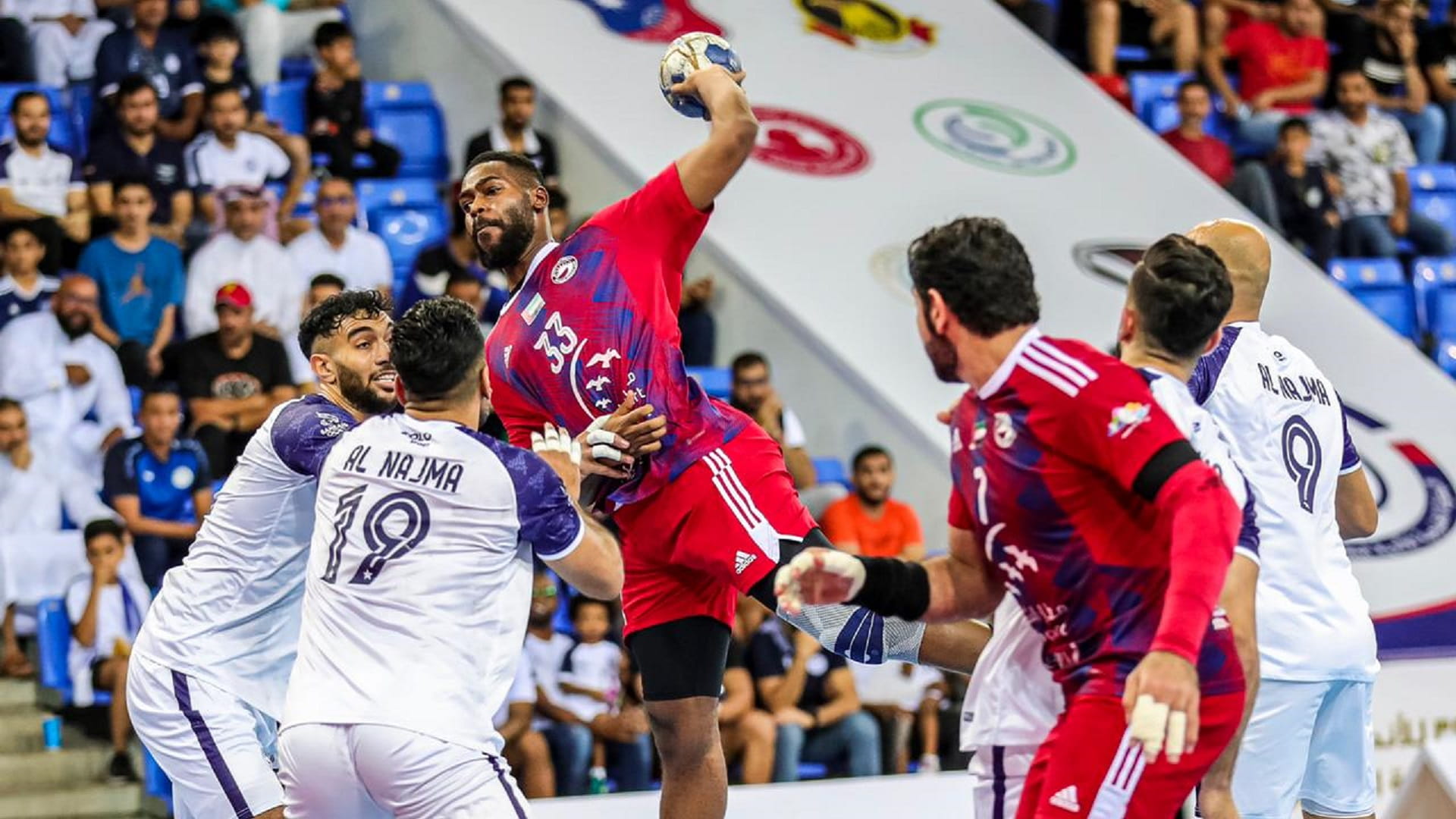 صورة بعنوان: الشارقة يخسر من النجمة البحريني في نصف نهائي خليجية اليد  