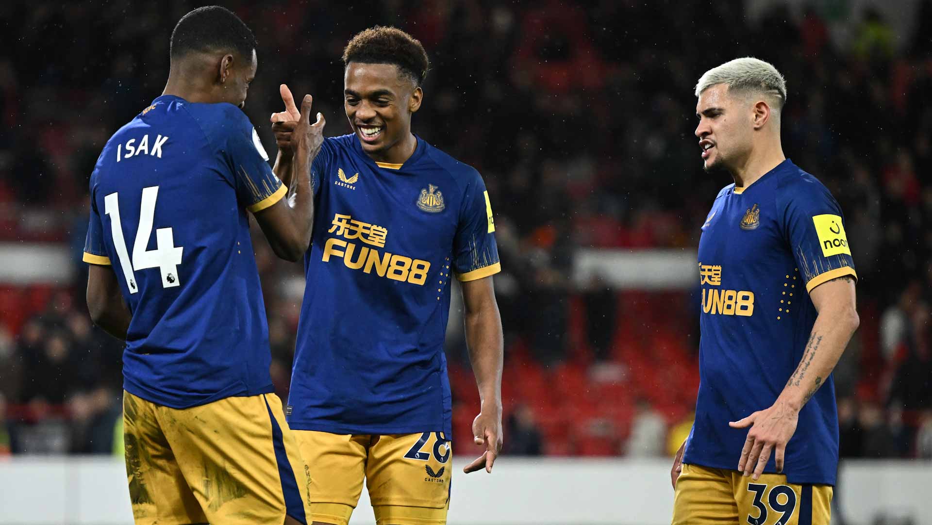 صورة بعنوان: إيساك يقود نيوكاسل لتخطي نوتينجهام فورست في الدوري الإنجليزي 