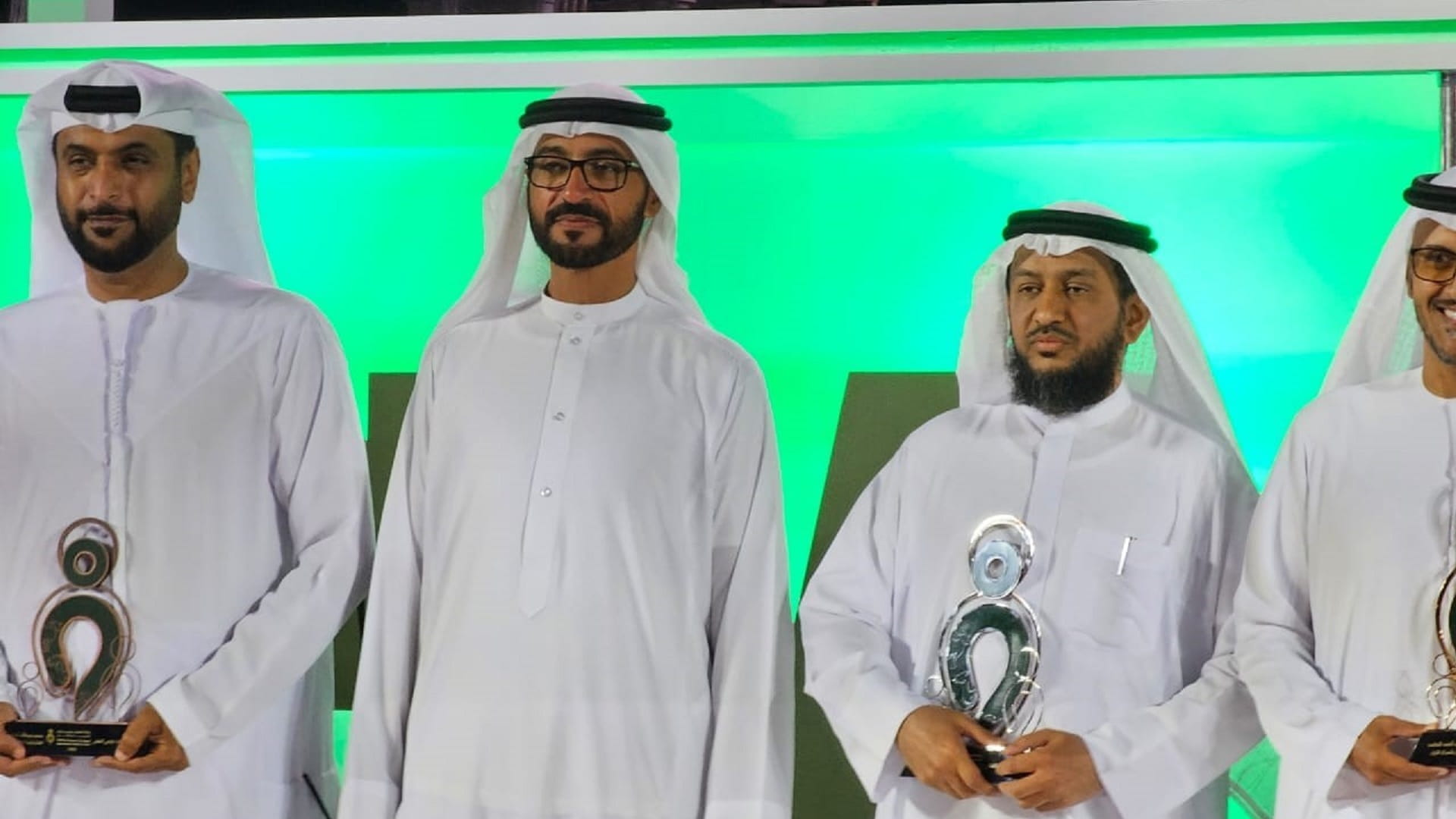 صورة بعنوان: مهندس في "كهرباء الشارقة" يفوز بجائزة منصور بن زايد للتميز الزراعي 