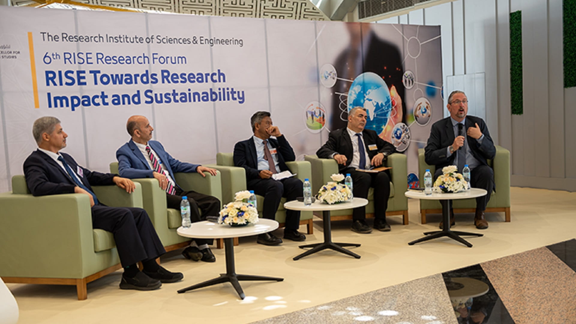 صورة بعنوان: جامعة الشارقة تناقش توجهاتها الجديدة في مجالات البحث العلمي 