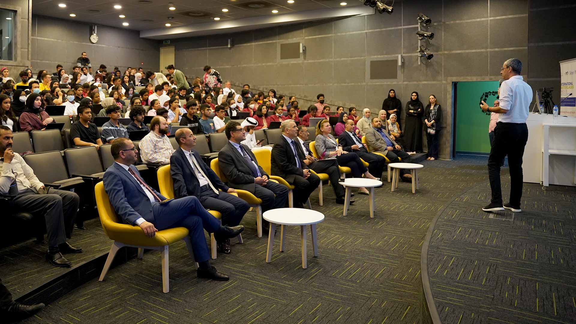 صورة بعنوان: جامعة الشارقة تشارك ضمن البرنامج الدولي للتدريب حول فيزياءالجسيمات 