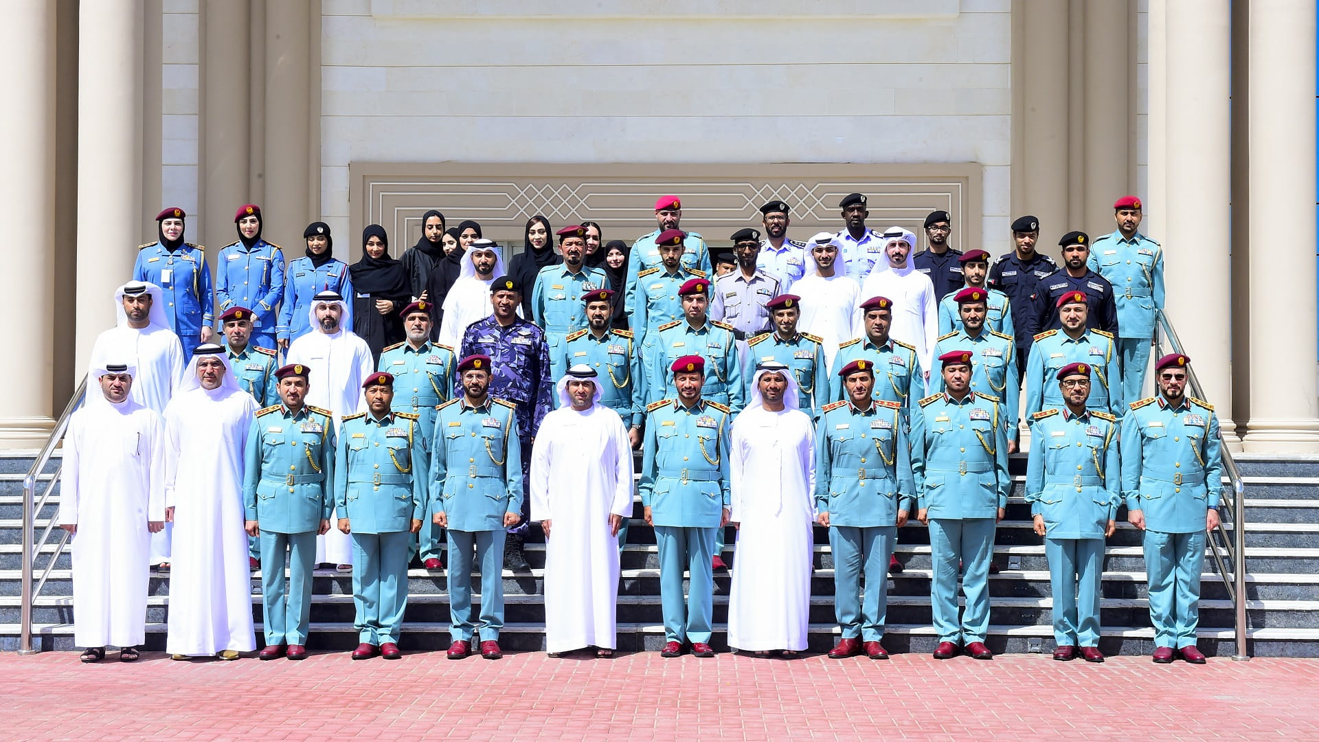 صورة بعنوان: دائرة شؤون الضواحي والقرى تكرّم شركاء "ضواحي 11" بشرطة الشارقة  