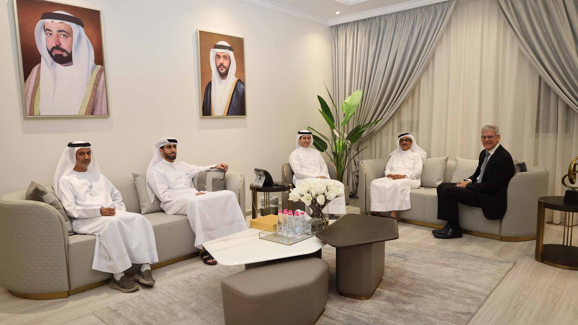 صورة بعنوان: كهرباء الشارقة تبحث تعزيز التعاون مع دانة غاز 