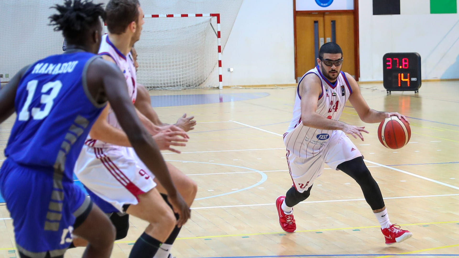 صورة بعنوان: الشارقة يخسر من النصر في ذهاب نصف نهائي دوري رجال السلة 