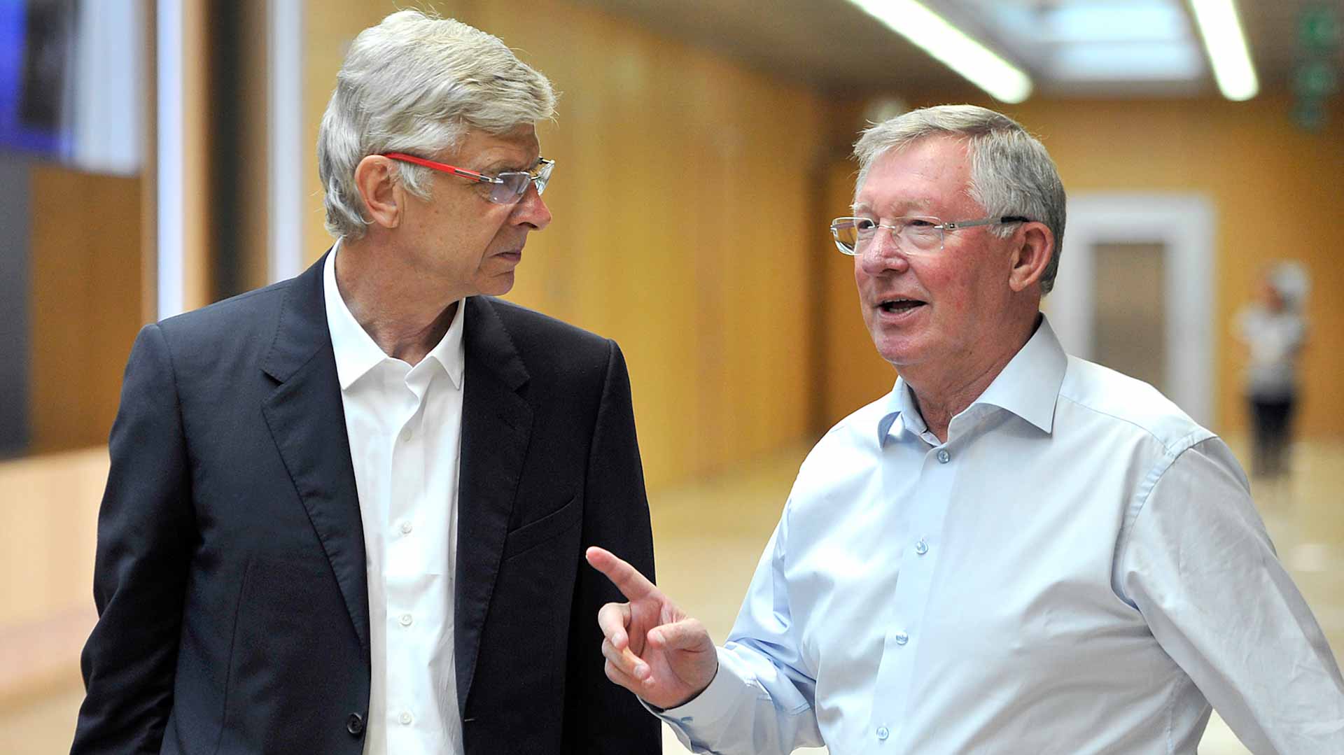 صورة بعنوان: فيرجسون وفينجر في قاعة المشاهير للدوري الإنجليزي الممتاز 