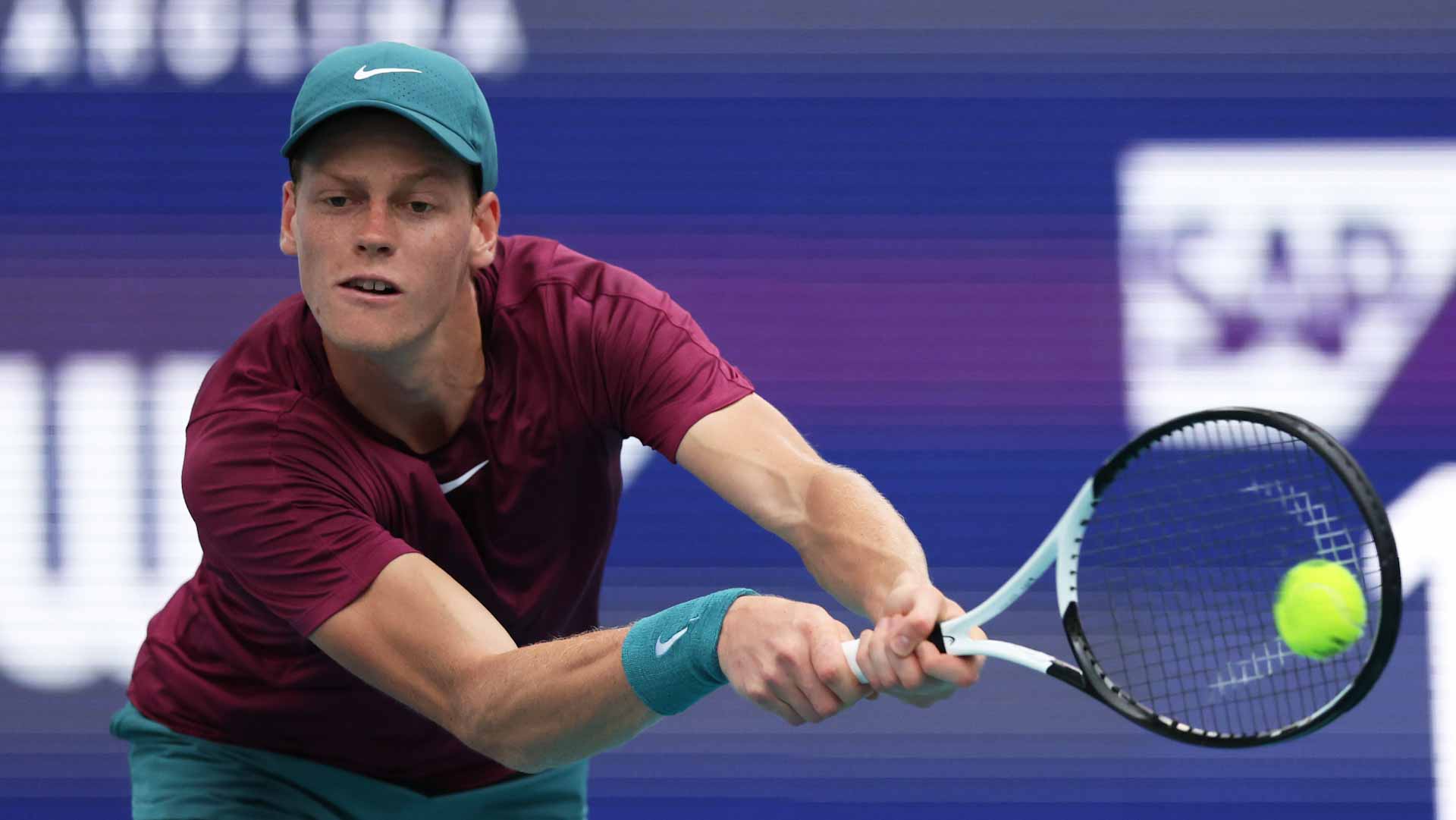 صورة بعنوان: الإيطالي سينر يتأهل إلى نصف نهائي بطولة ميامي للتنس 