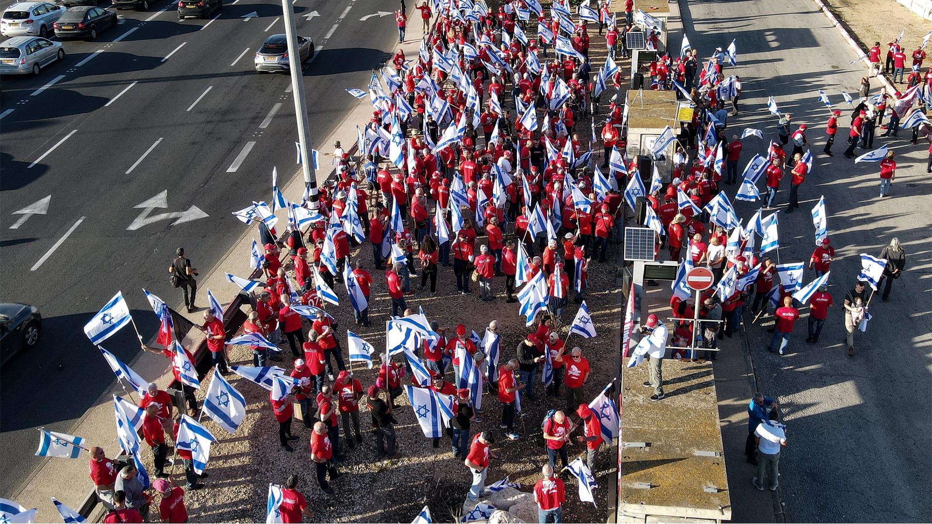 Image for the title: Blinken affirms Israel ties, warns on peace after Netanyahu spat 