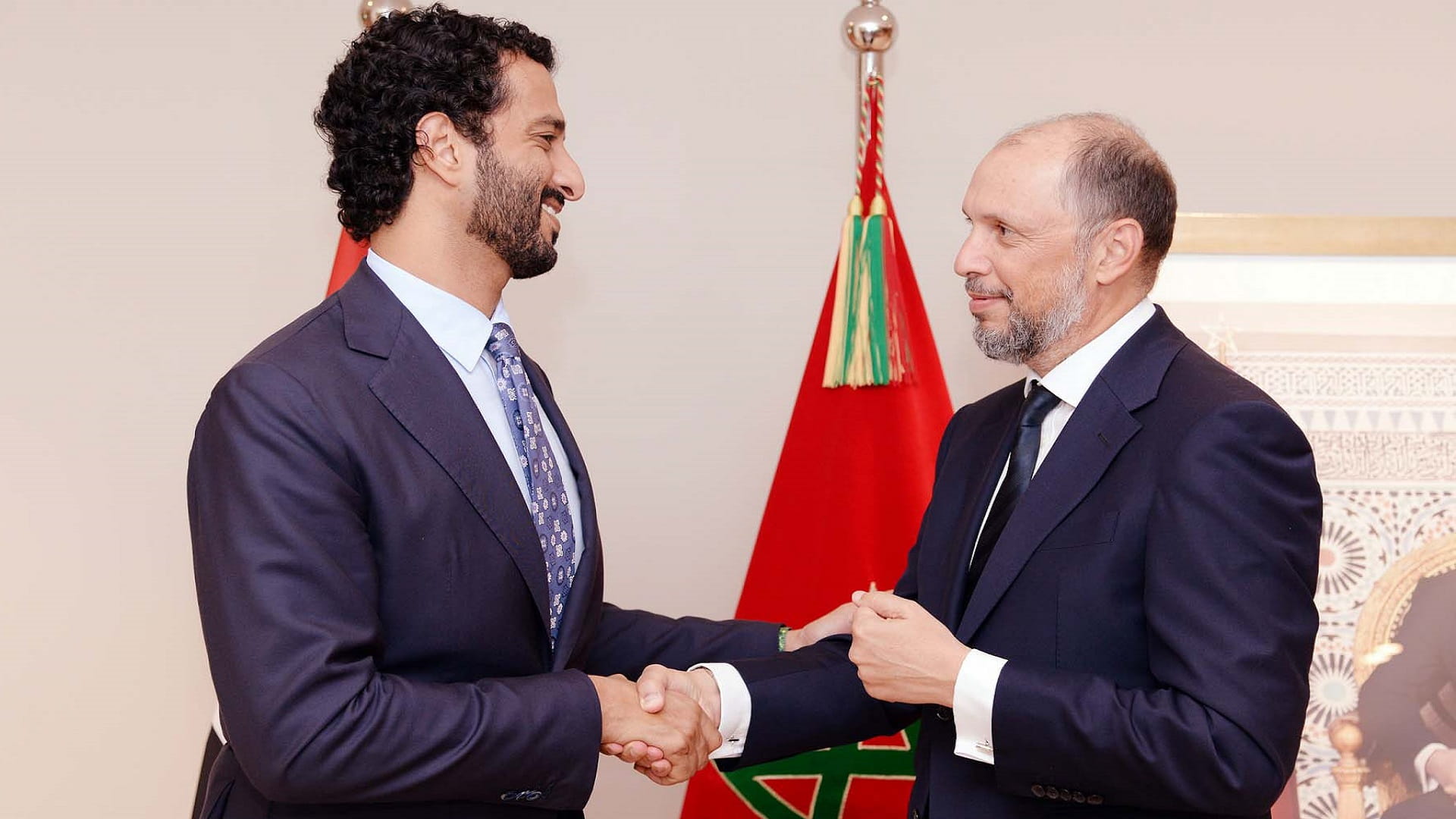 صورة بعنوان: بن طوق يبحث مع وزراء المغرب تعزيز آفاق التعاون الاقتصادي 