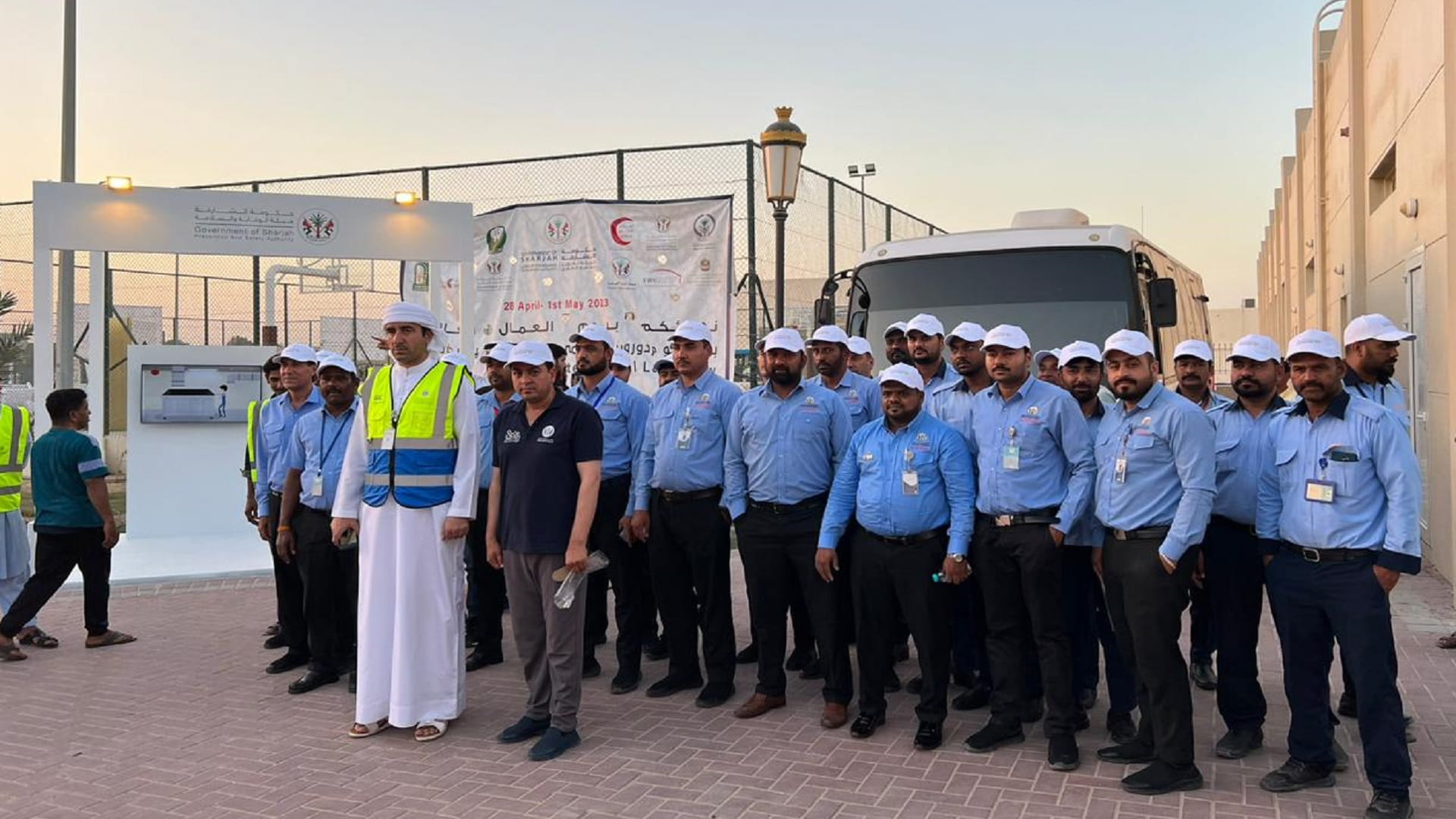 صورة بعنوان: هيئة الوقاية والسلامة توعي آلاف العمال بيوم الصحة المهنية 