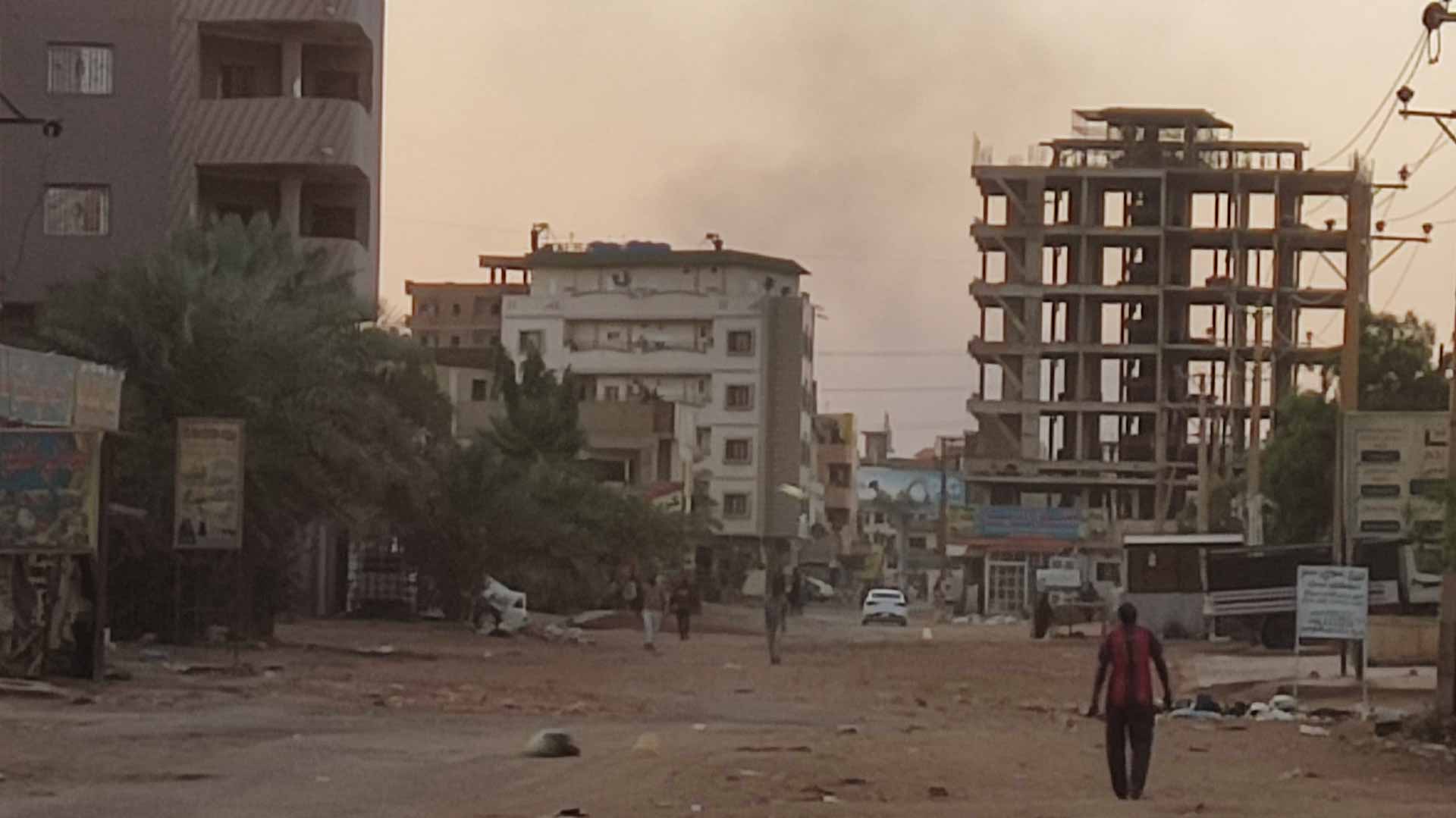 Image for the title: Clashes rock Sudan truce as top UN official arrives 