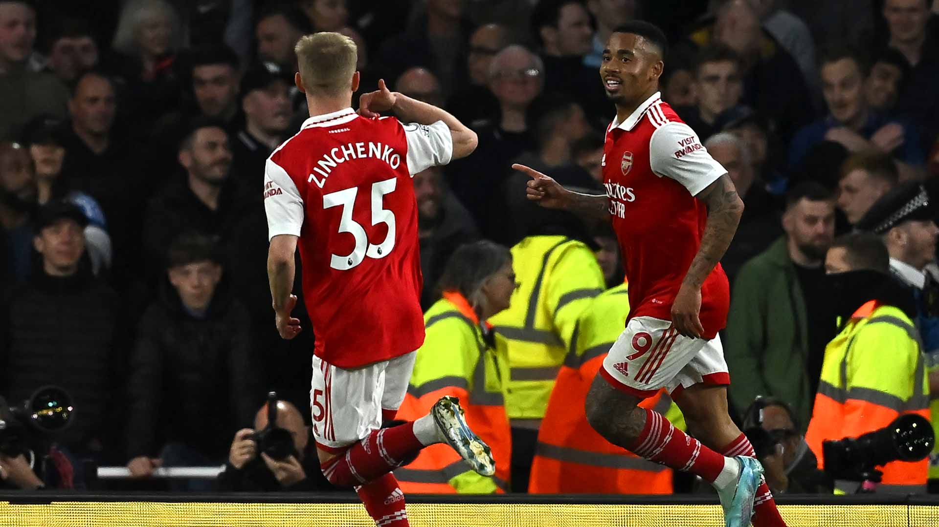 Image for the title: Arsenal back on top of Premier League after beating Chelsea 