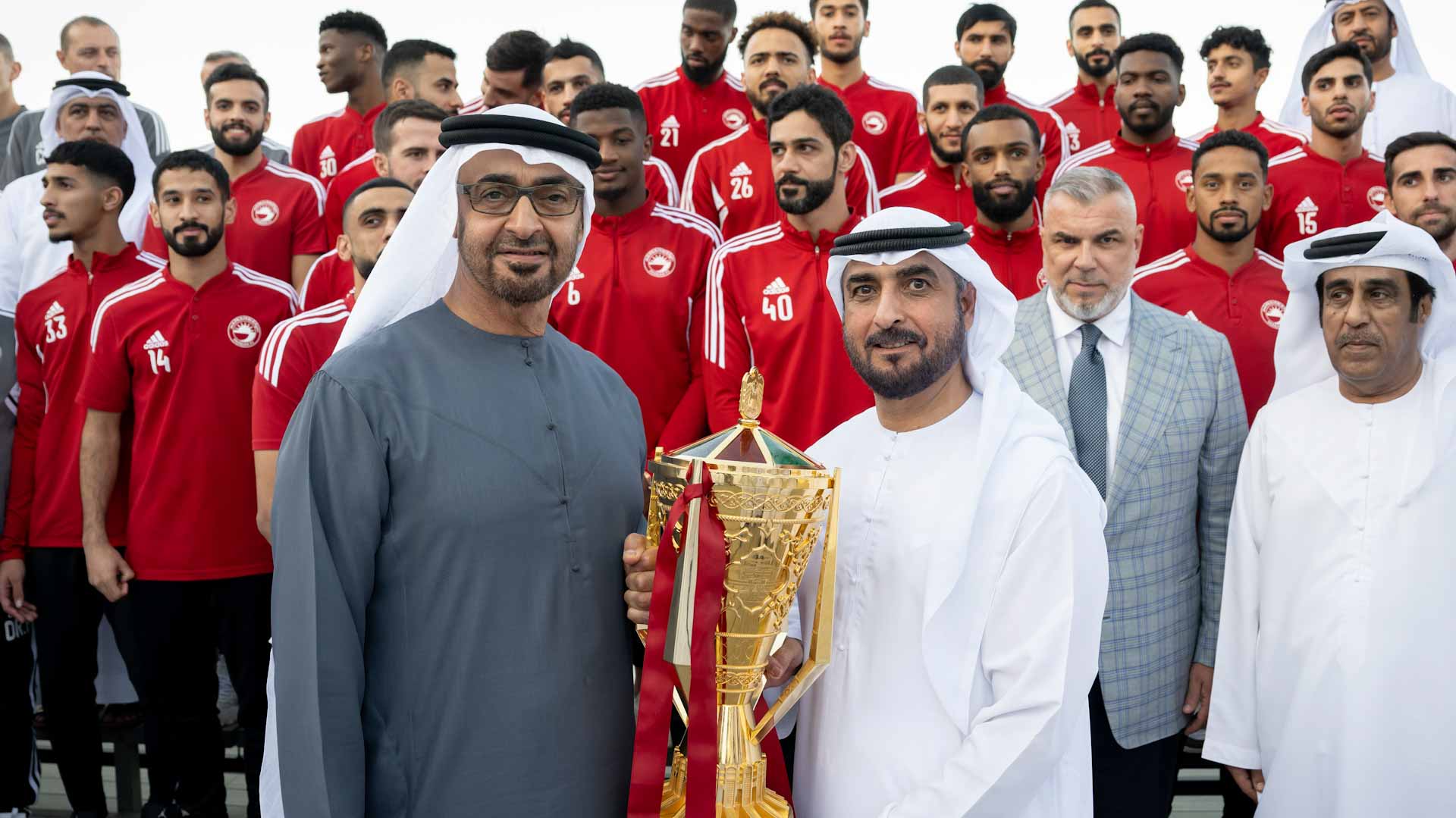 Image for the title: UAE President receives delegation from Sharjah Football Club