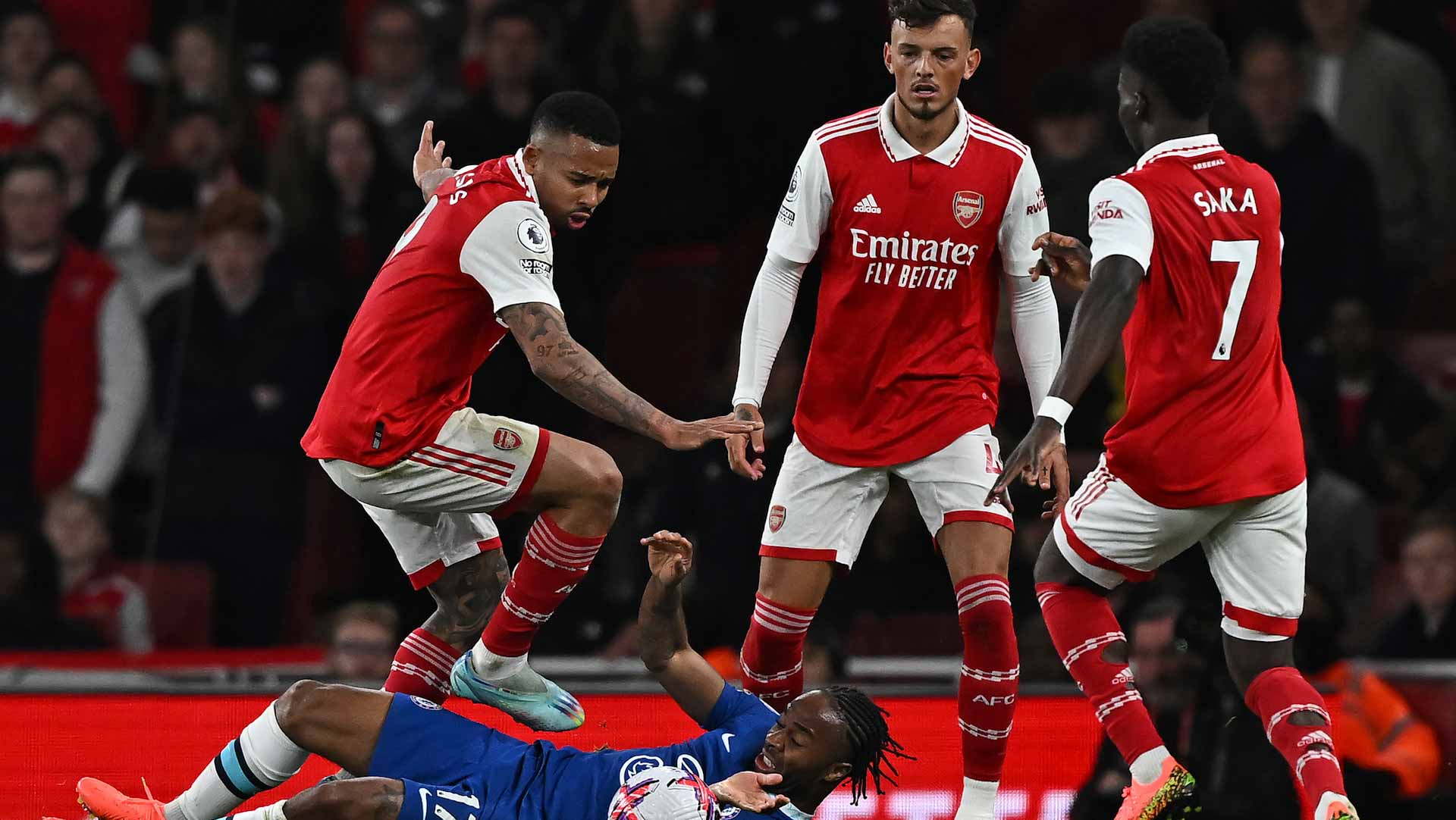 صورة بعنوان: أرسنال يستعيد صدارة الدوري الإنجليزي مؤقتاً 