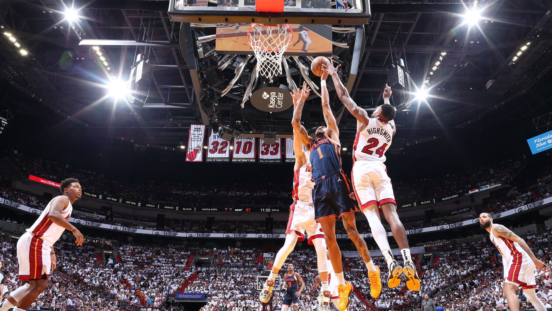 صورة بعنوان: ميامي هيت يتقدم على نيكس في إقصائيات السلة الأميركية 