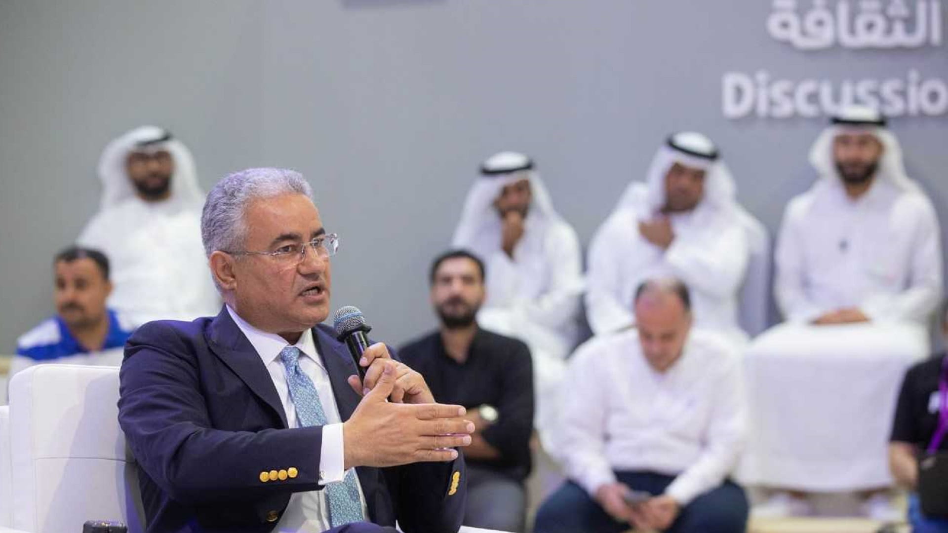 صورة بعنوان: "القرائي" يسأل الخبراء:كيف نحمي صحة أطفالنا النفسية في عالم متغير؟ 