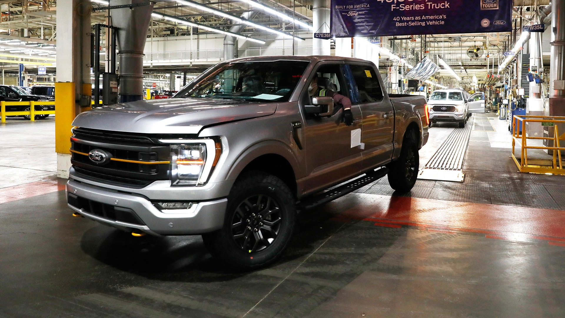 Image for the title: Ford to open orders on F-150 Trucks amid production snags 