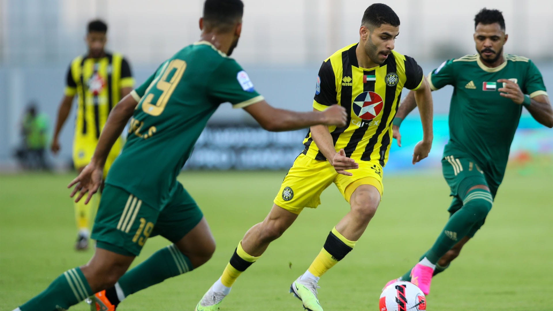 صورة بعنوان: دوري أدنوك للمحترفين: تعادل إيجابي بين اتحاد كلباء وخورفكان  