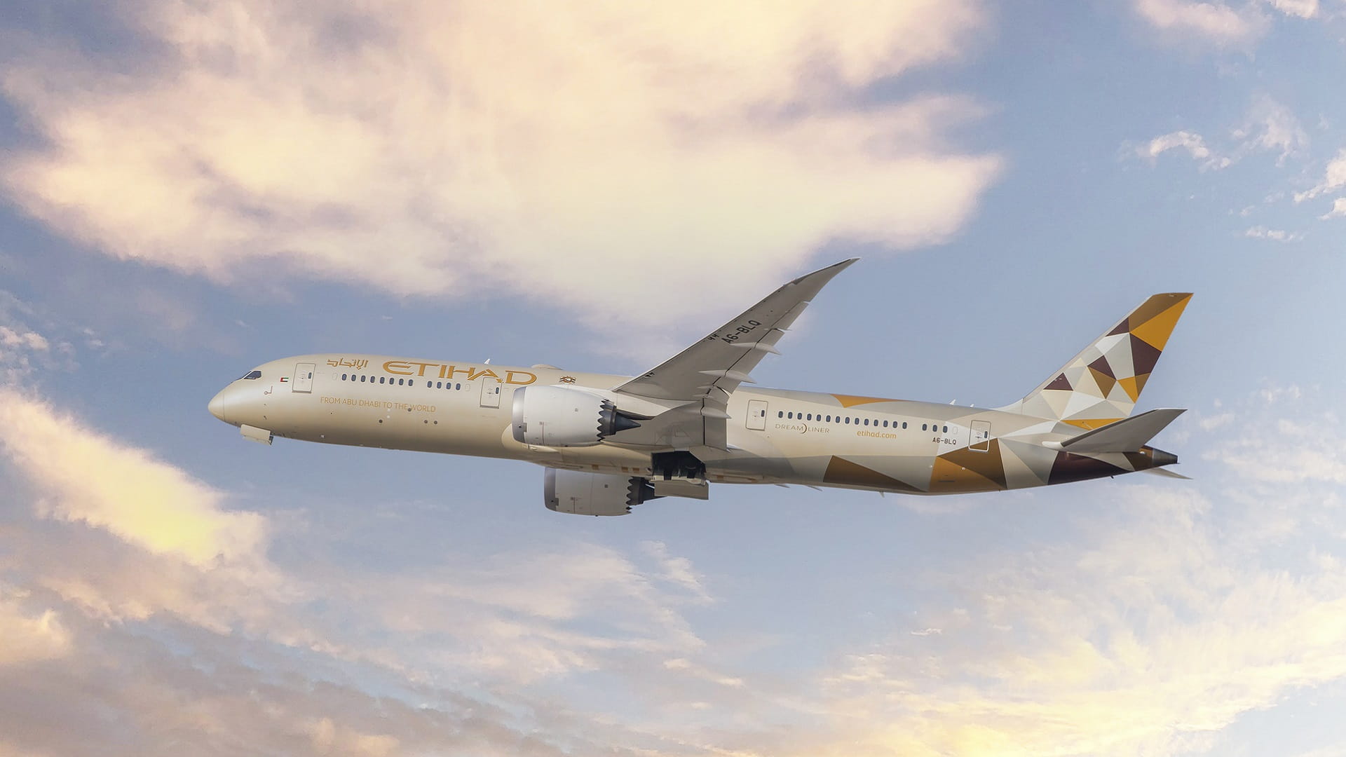 صورة بعنوان: طيران الإمارات و"الاتحاد" تسيران 42 رحلة أسبوعياً إلى فرنسا 