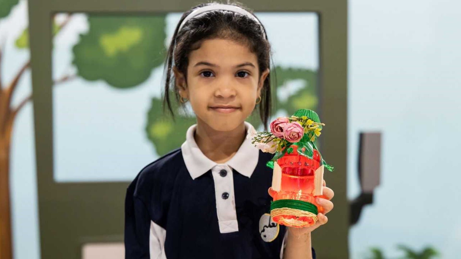 صورة بعنوان: صغار "الشارقة القرائي" يستكشفون مفهوم الاستدامة بأدوات بسيطة  