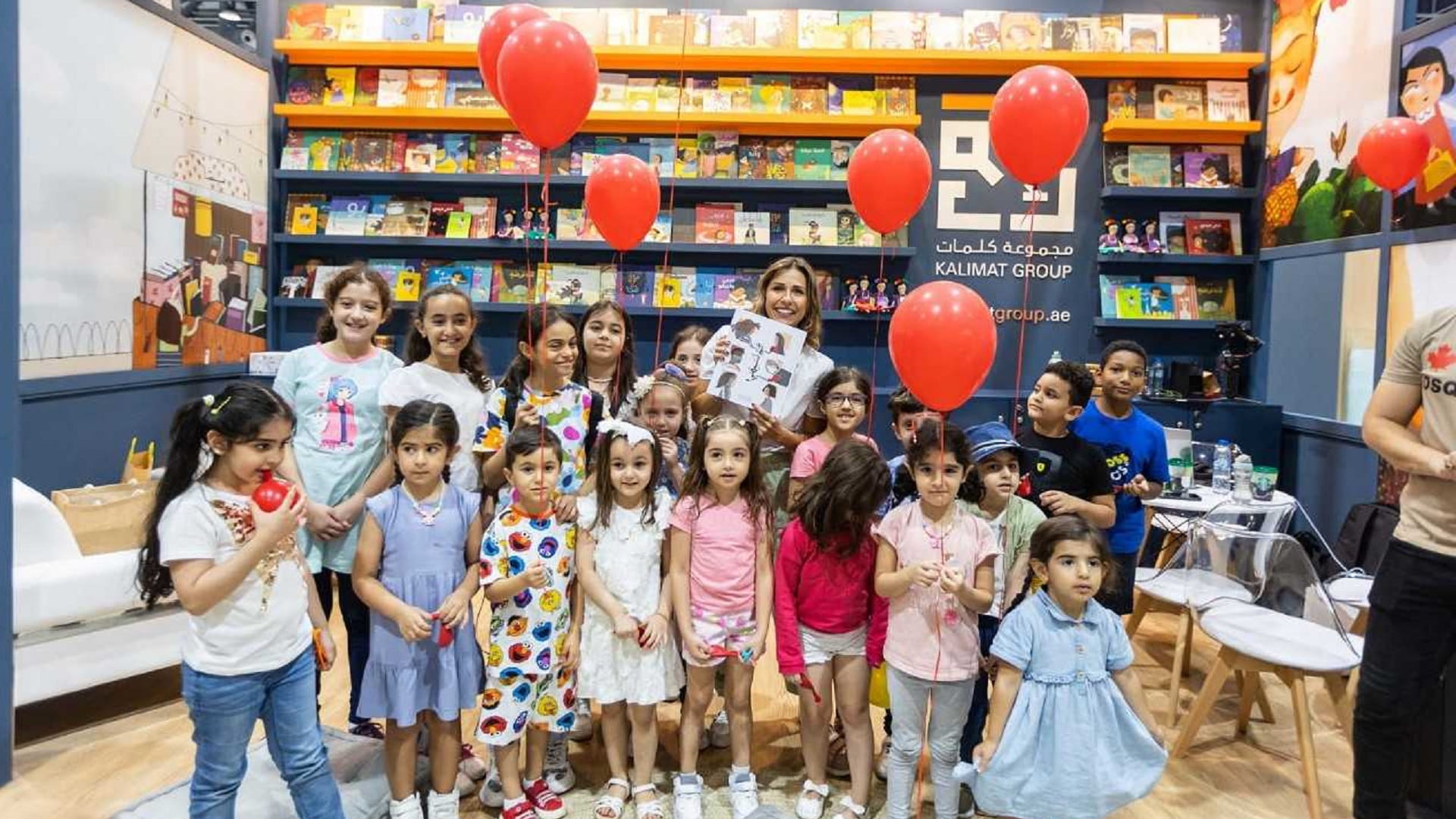 صورة بعنوان: "القرائي" يوضح للأطفال معنى الاختلاف والتشابه في جلسة "كم تشبهني" 