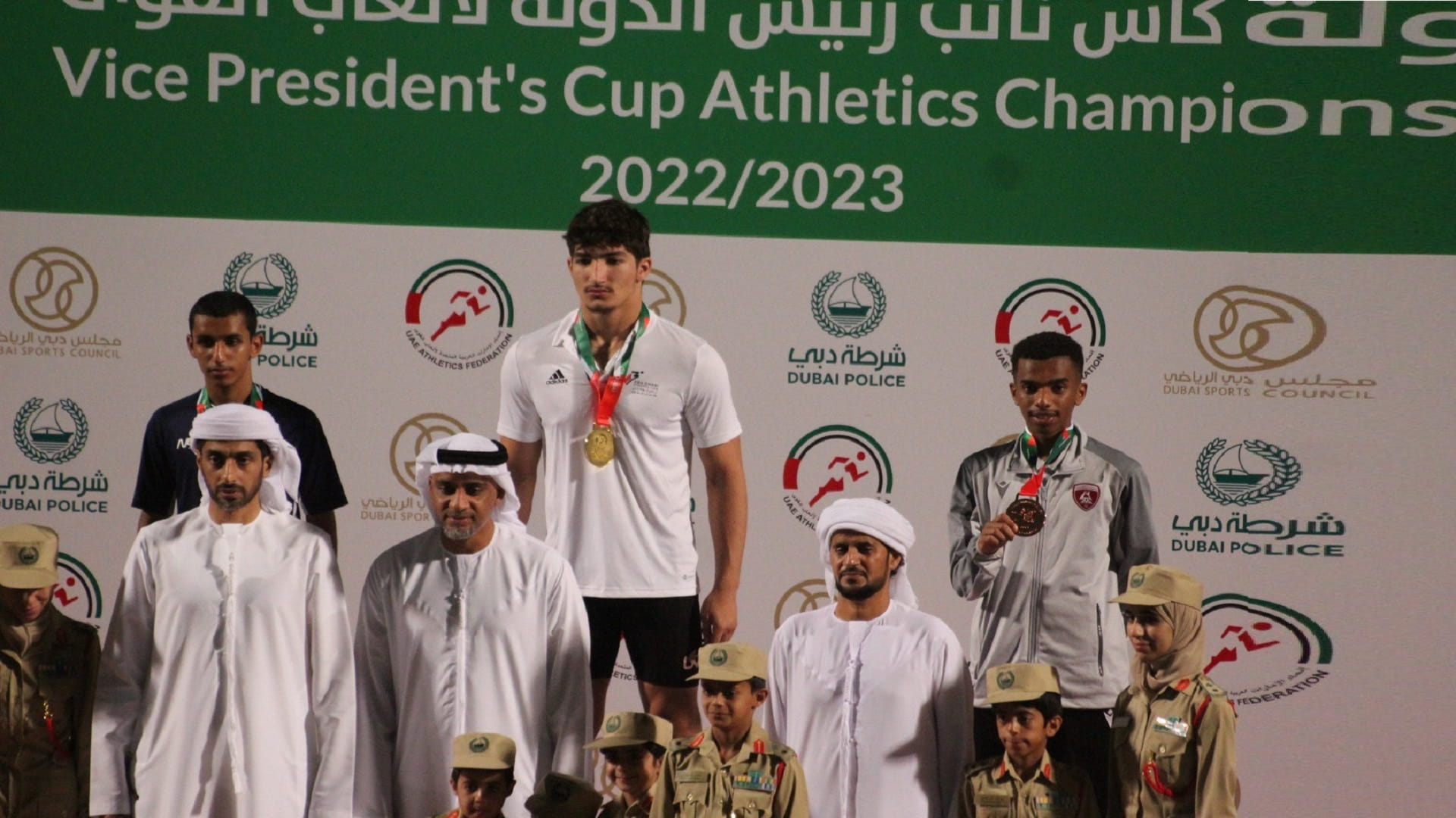 صورة بعنوان: 6 ميداليات ملونة لفريق الحمرية لألعاب القوى بكأس نائب رئيس الدولة 