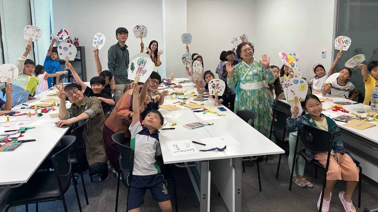 Image for the title: UAEBBY celebrates its Korean counterpart as GOH at SCRF 